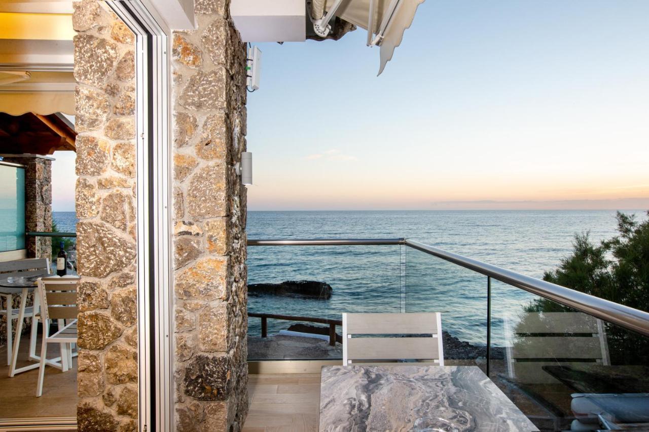 Black Rocks Family, Luxury Seafront Beach Maisonette Villa Agios Gordios  Exterior photo